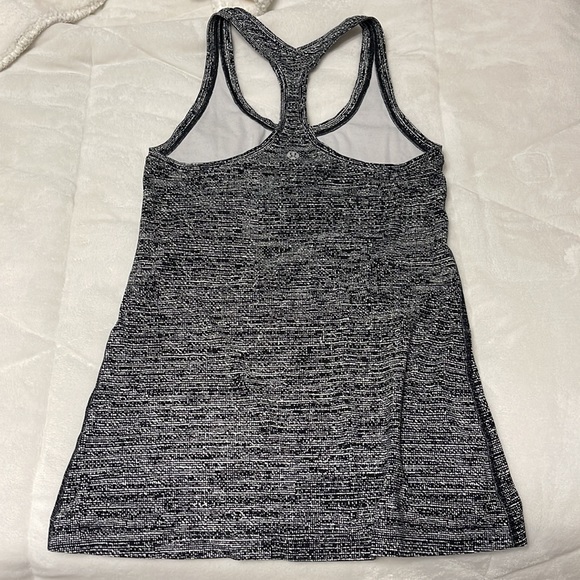 Lululemon tank - great condition like new - Picture 4 of 4